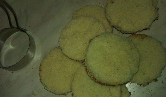 пирожное бисквитное фруктово-шоколадное