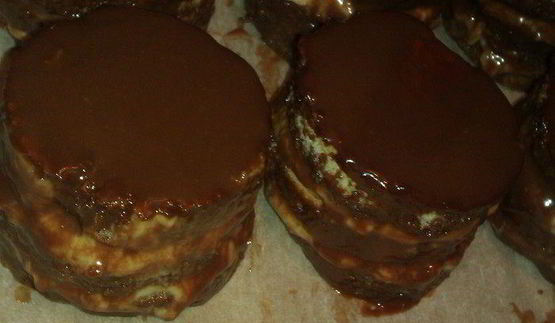 пирожное бисквитное фруктово-шоколадное