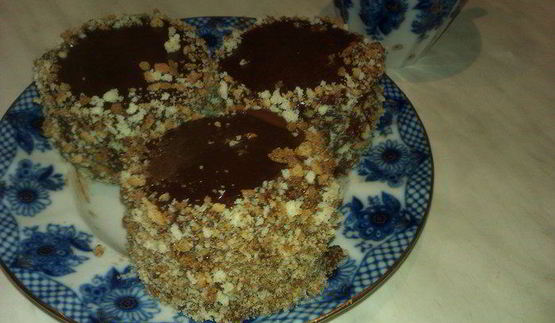 пирожное бисквитное фруктово-шоколадное