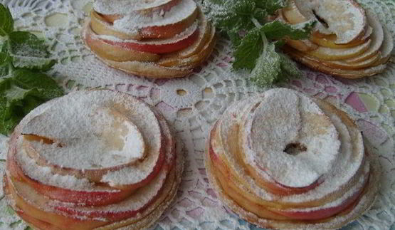 пирожное слоеное яблочко