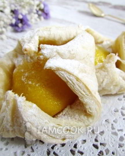Рецепт пирожных из слоеного теста с персиками