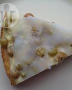 Пирожные с начинкой из суфле и ягодами