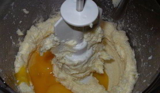 полосатые пирожные