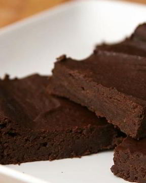 Шоколадные пирожные с фасолью и авокадо