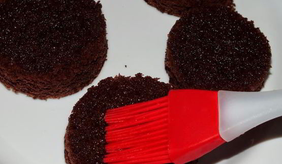 шоколадные пирожные со сливочно-ванильным кремом