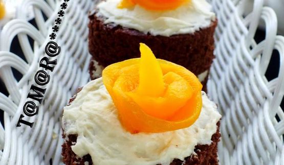 шоколадные пирожные со сливочно-ванильным кремом