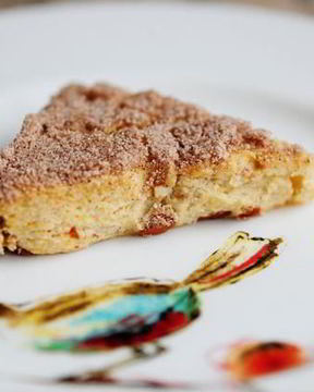 Сладкое пирожное с корицей