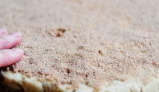 сладкое пирожное с корицей