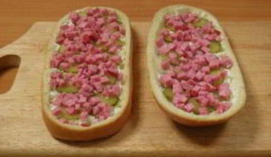 домашняя пицца на батоне