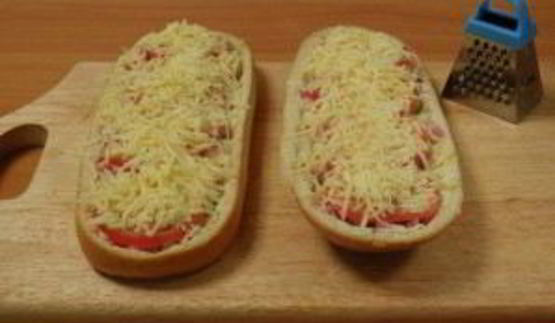 домашняя пицца на батоне