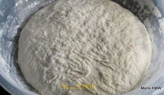 летняя пицца с овощами и козьим сыром