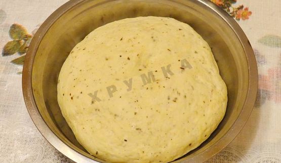 мясная пицца с мясом и грибами