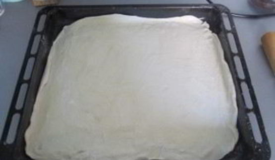 пицца из слоеного бездрожжевого теста