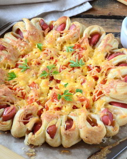 Рецепт пиццы из сосисок в тесте