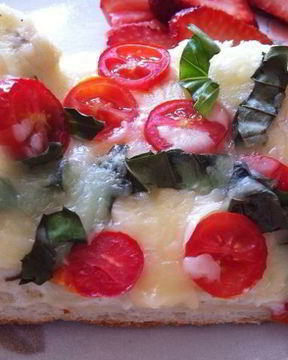 Пицца Маргарита на хлебе