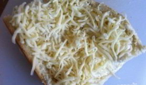 пицца маргарита на хлебе