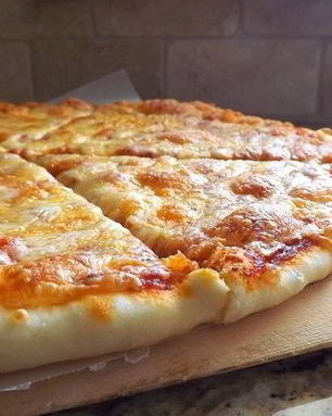 Пицца на пышном тесте