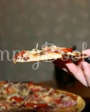 Пицца на тонкой основе