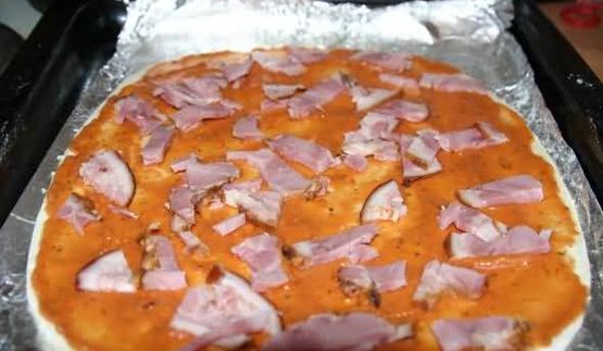 пицца на тонкой основе