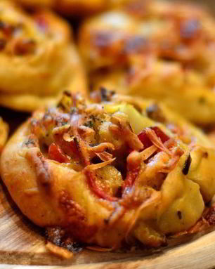 Пицца-ролл с очень вкусной начинкой