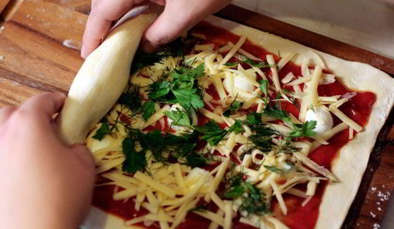 пицца-рулет