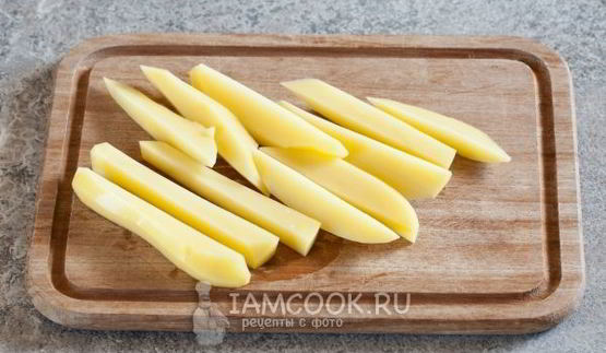 пицца с картошкой и колбасой