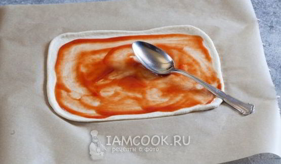 пицца с картошкой и колбасой