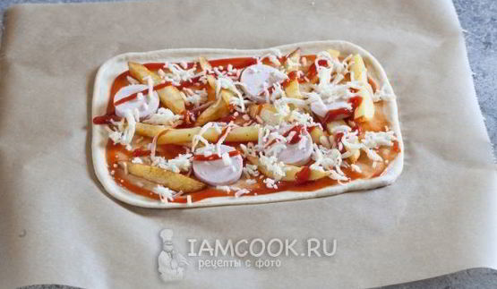 пицца с картошкой и колбасой