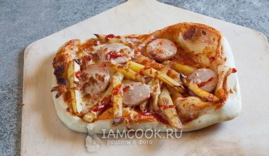 пицца с картошкой и колбасой