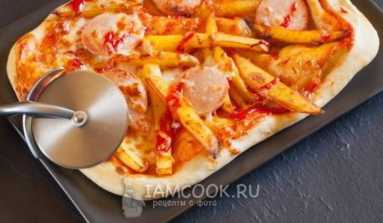 пицца с картошкой и колбасой