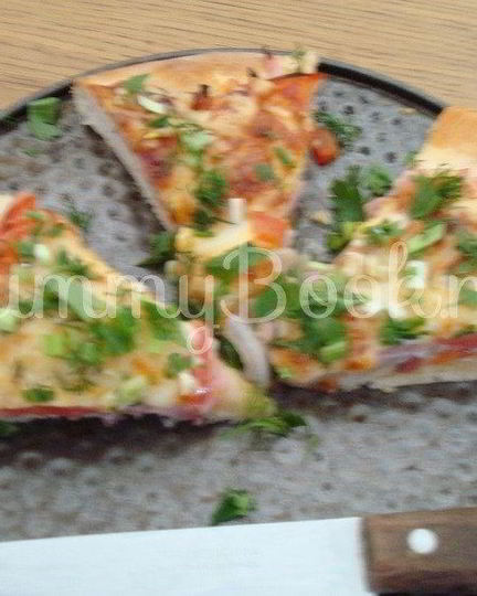 Рецепт пиццы с овощами и сыровяленым мясом