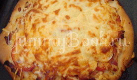 пицца с овощами и сыровяленым мясом