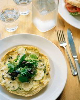 Пицца с цукини, голубым сыром и эстрагоном