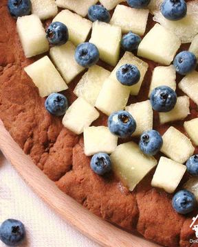 Шоколадая пицца с дыней