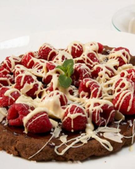 Рецепт шоколадной пиццы с малиной