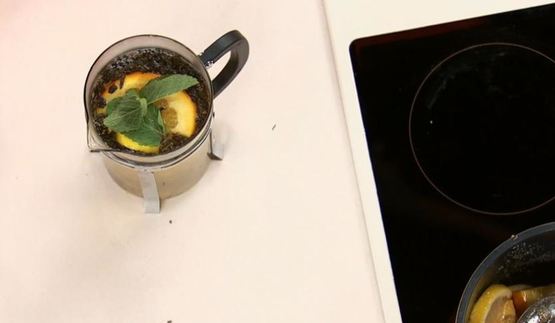 шоколадная пицца с малиной