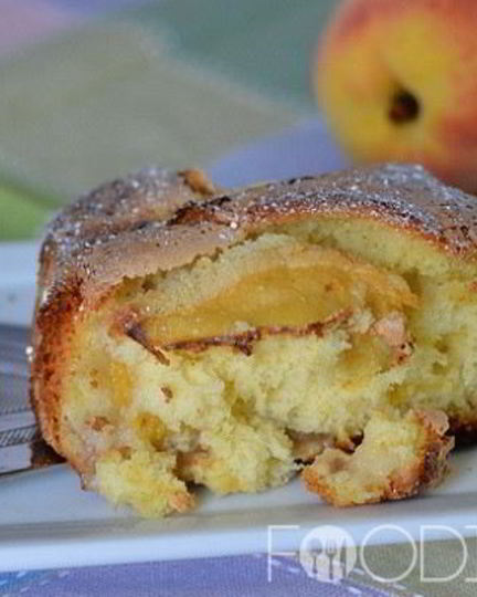 Рецепт шарлотки с персиками