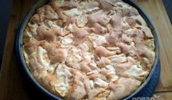 яблочная шарлотка