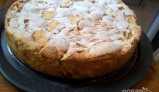 яблочная шарлотка