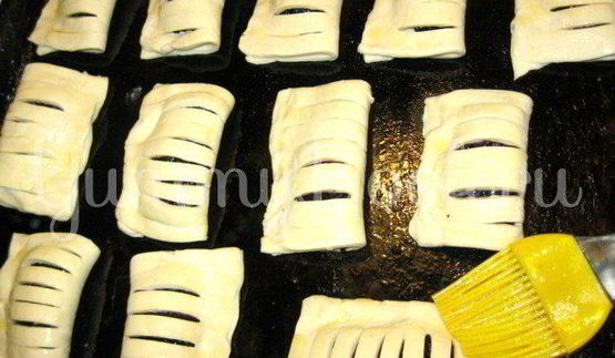 слойки с черникой