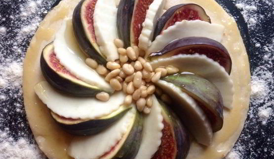 слойки с инжиром и сыром