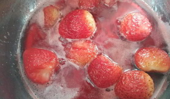 слойки с клубникой