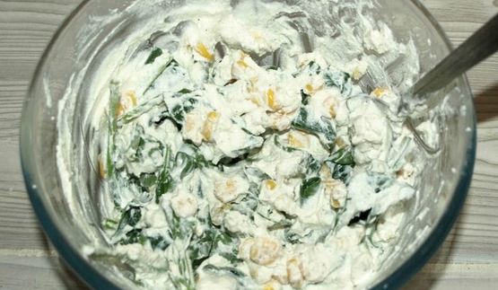 слойки с рикоттой, шпинатом и сладкой кукурузой