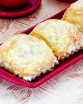 Слойки с сосисками