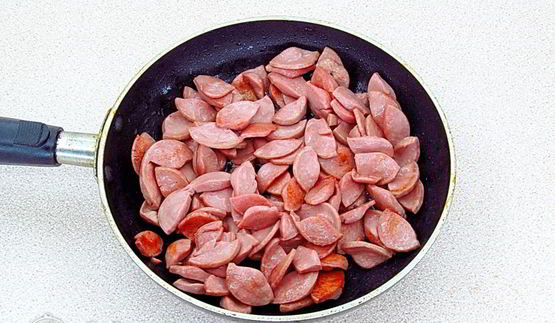 слойки с сосисками