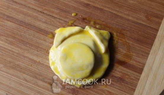 слойки с сыром из готового слоеного теста