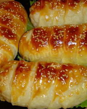 Слойки с ветчиной и сыром из слоеного теста