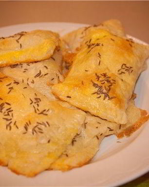 Слойки с ветчиной и сыром