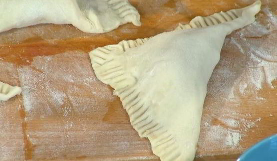 слойки с вишней и белым шоколадом