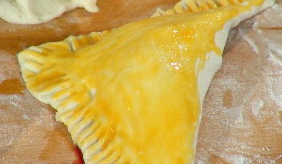 слойки с вишней и белым шоколадом